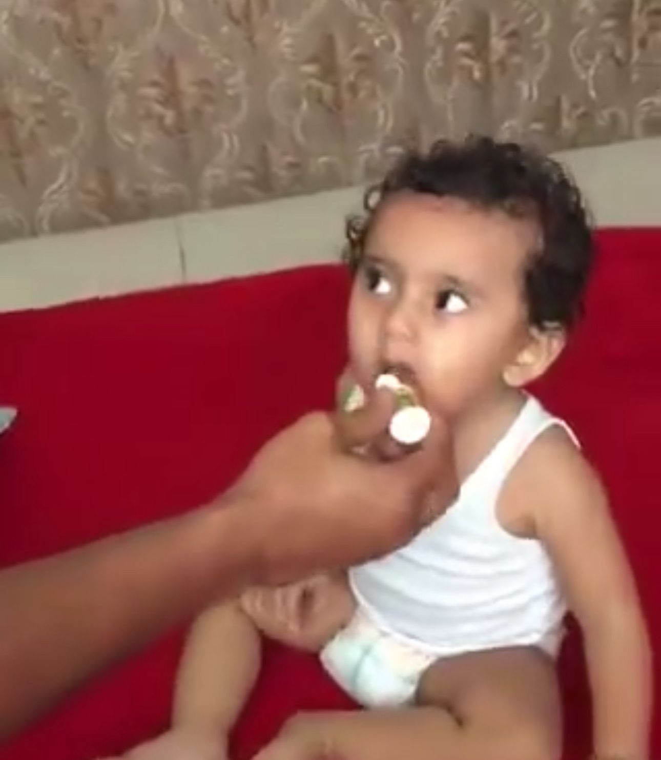 Minum Propolis Balita